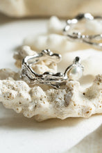 画像をギャラリービューアに読み込む, Hana-sango Earcuff / silver (6~8号)
