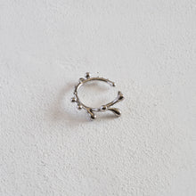 画像をギャラリービューアに読み込む, Wreath Earcuff / silver / (3~6号)
