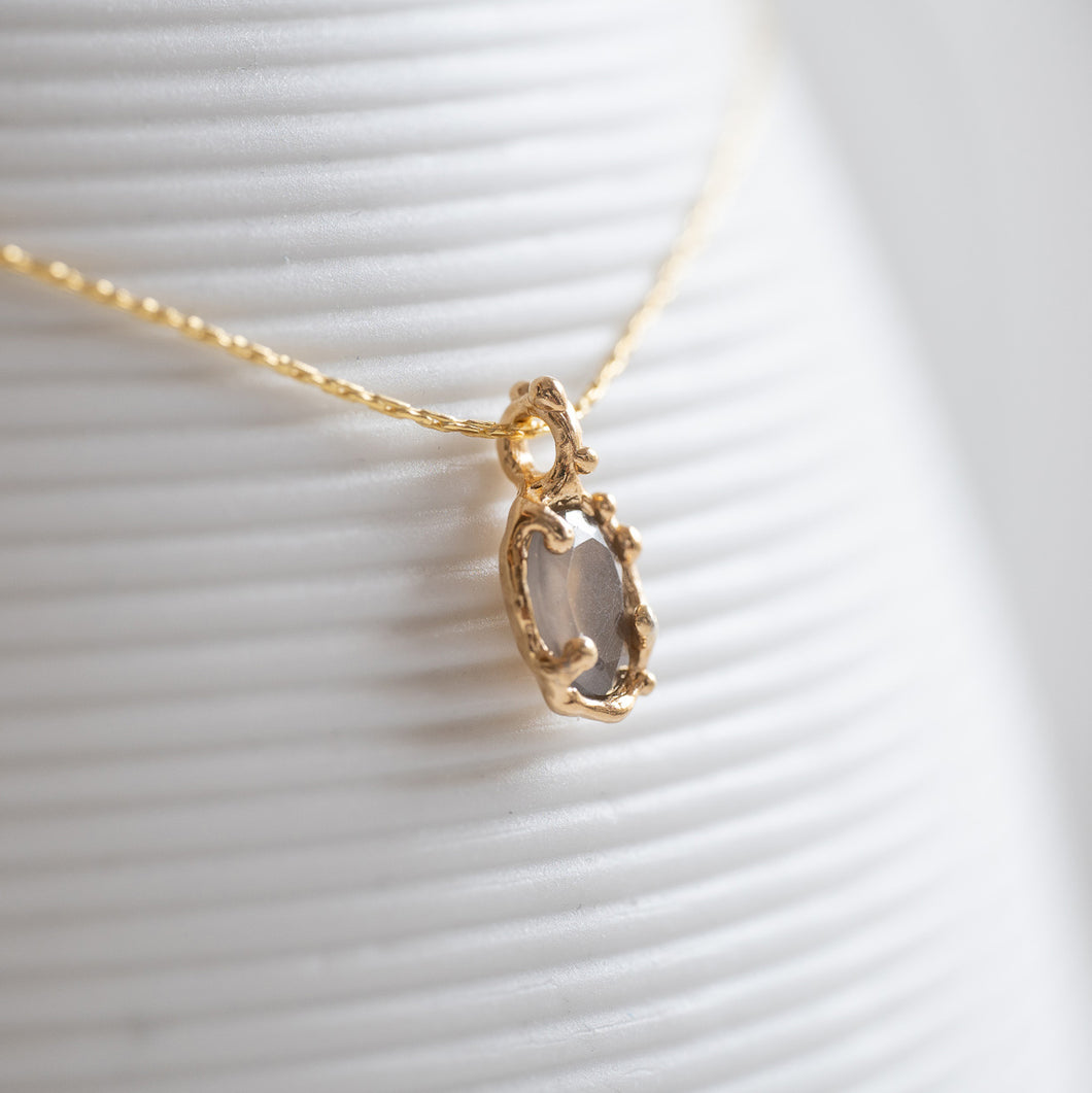 Minamo Necklace / gold