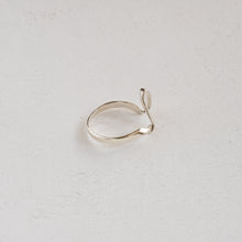 Load image into Gallery viewer, Sazanami Ring / silver 12号
